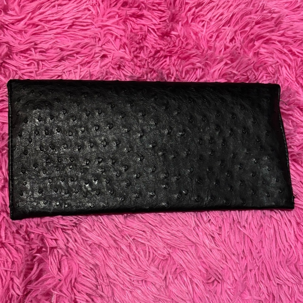 Timeless Envelope Clutch - Picture 2 of 9